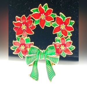Poinsettia Wreath Christmas Brooch Red and Green Enamel Gold Tone Metal Vintage